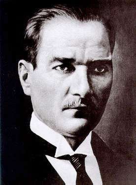 En Güzel Atatürk Resimleri Masaüstü Fotoğrafları Türkiye Bayrağı ve Atatürk Resimleri Fotoları Portre Resimleri- Resim 1755