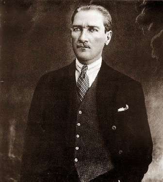 En Güzel Atatürk Resimleri Masaüstü Fotoğrafları Türkiye Bayrağı ve Atatürk Resimleri Fotoları Portre Resimleri- Resim 1785