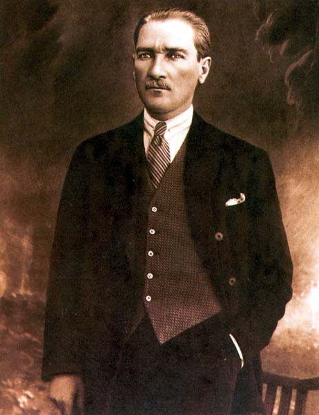 En Güzel Atatürk Resimleri Masaüstü Fotoğrafları Türkiye Bayrağı ve Atatürk Resimleri Fotoları Portre Resimleri- Resim 1759